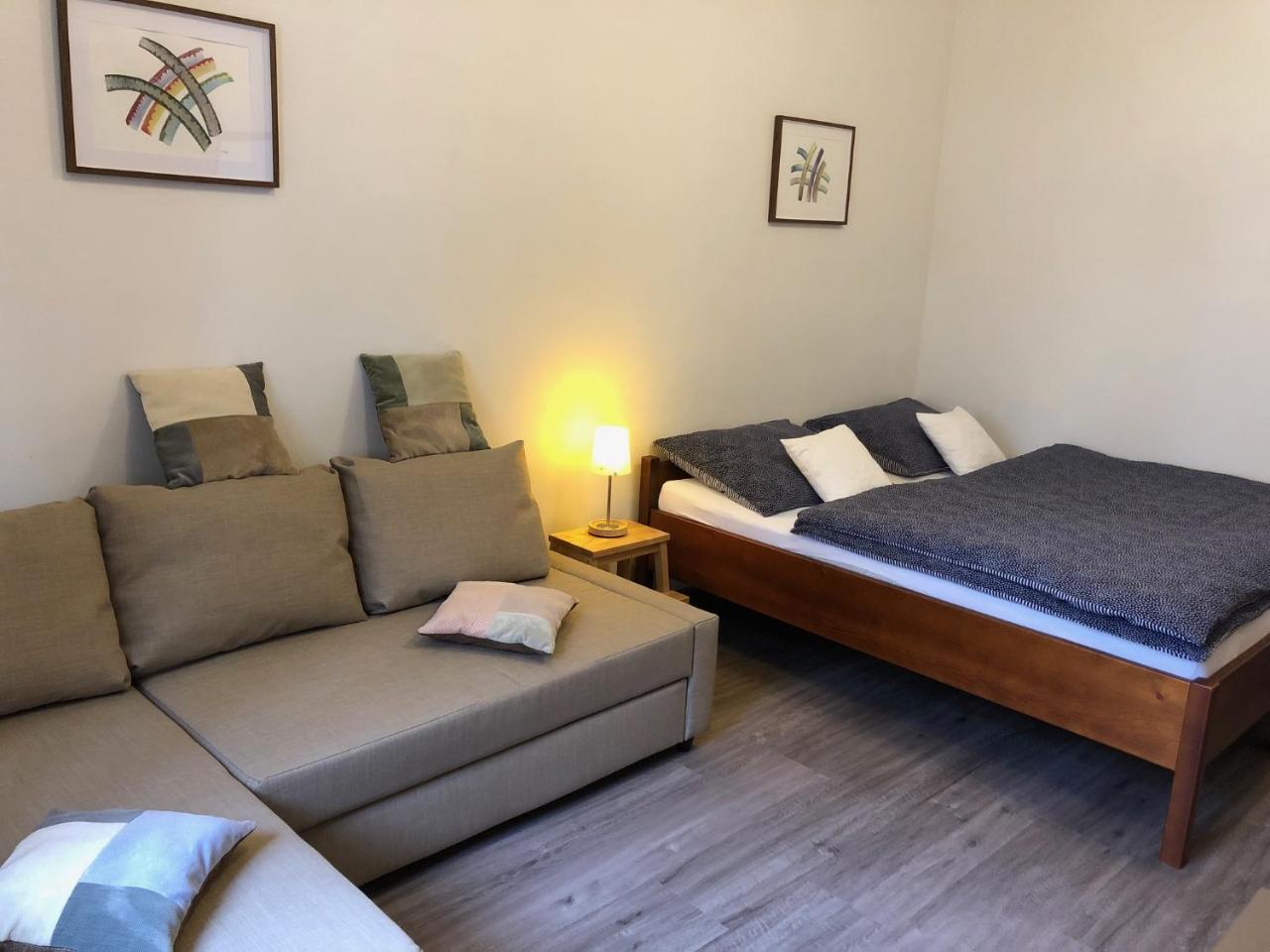 Yellow Street Apartment 捷克布杰约维采 外观 照片